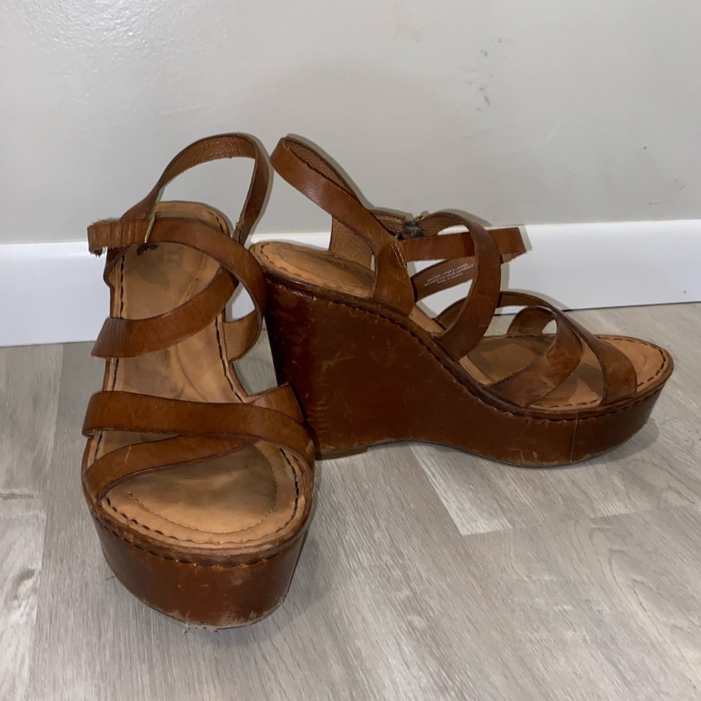 BORNS platform brown heels